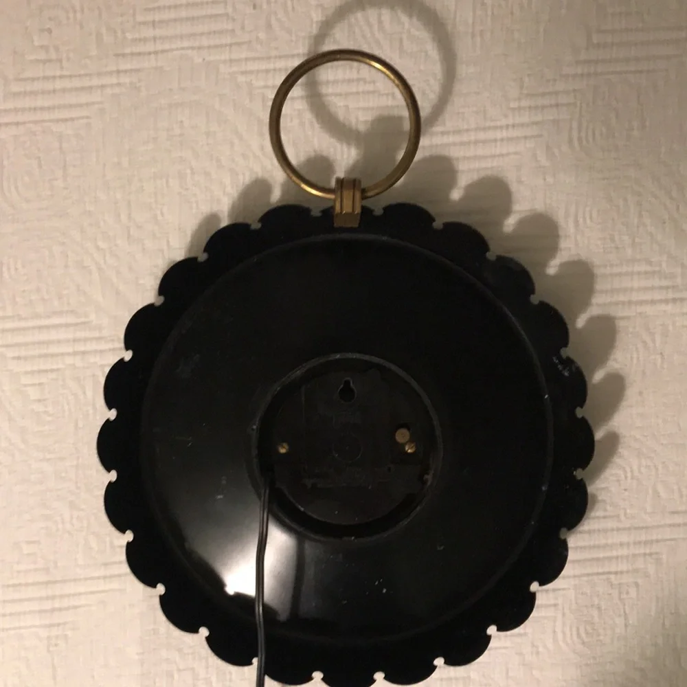 Vintage Mid Century Kitchen Clock Black & Gold Metal Tole Wear Tolewear Plug In